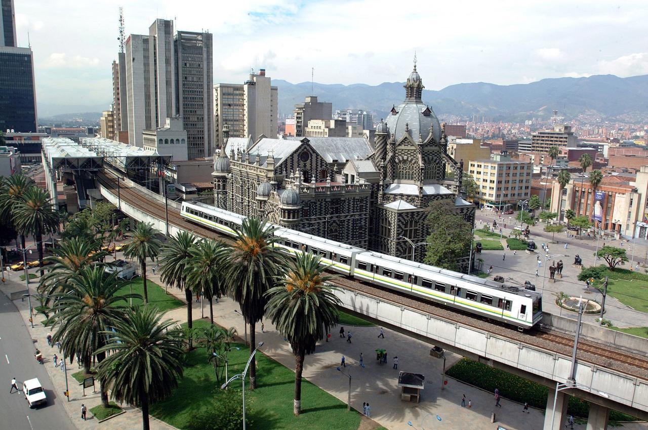 San Peter Suites Medellín Eksteriør billede